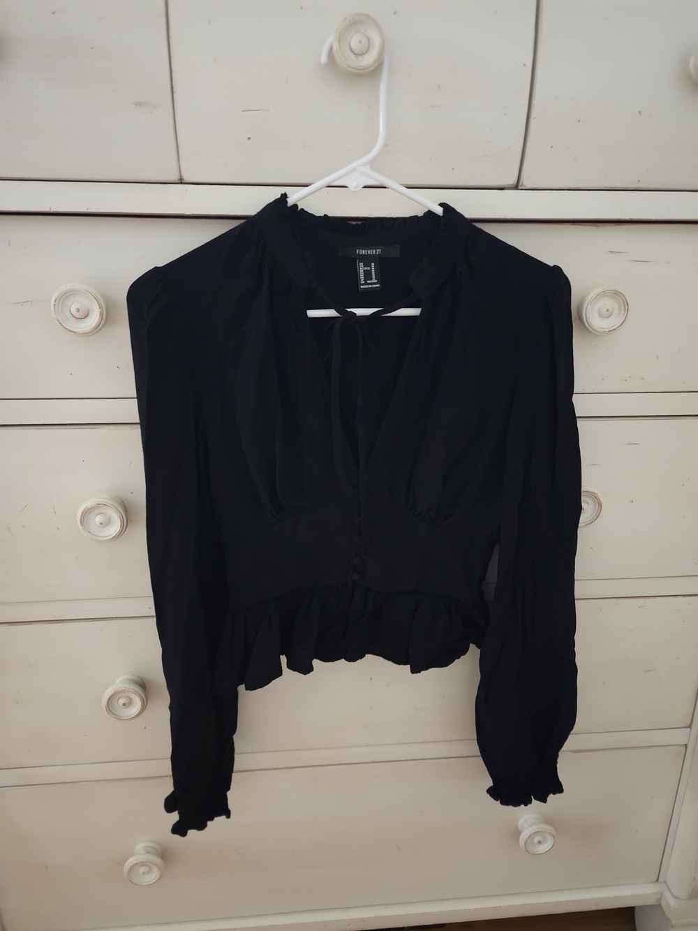 NWOT Forever 21 Black Long-Sleeve Ruffle Peplum Top Small